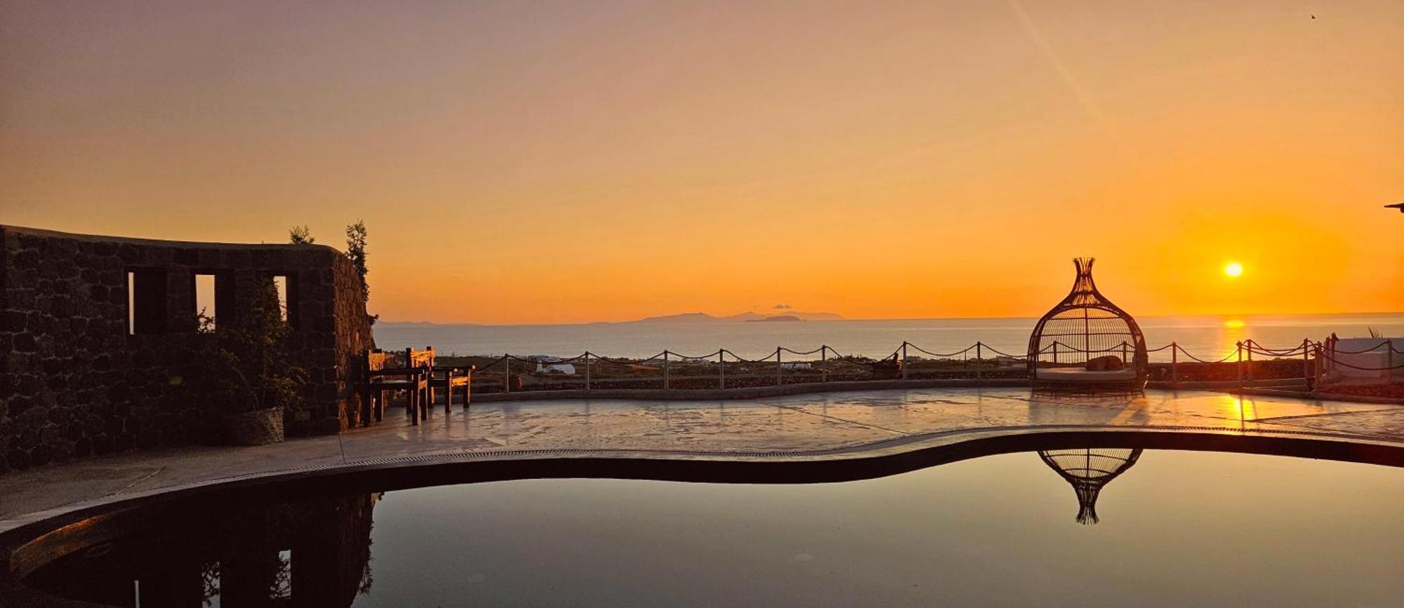 Thea Luxury Resort Fira  Exterior photo